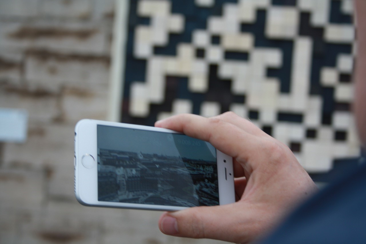 Installation « URBAN DATASCAPE » d’Olga Kisseleva sur les Berges de Seine