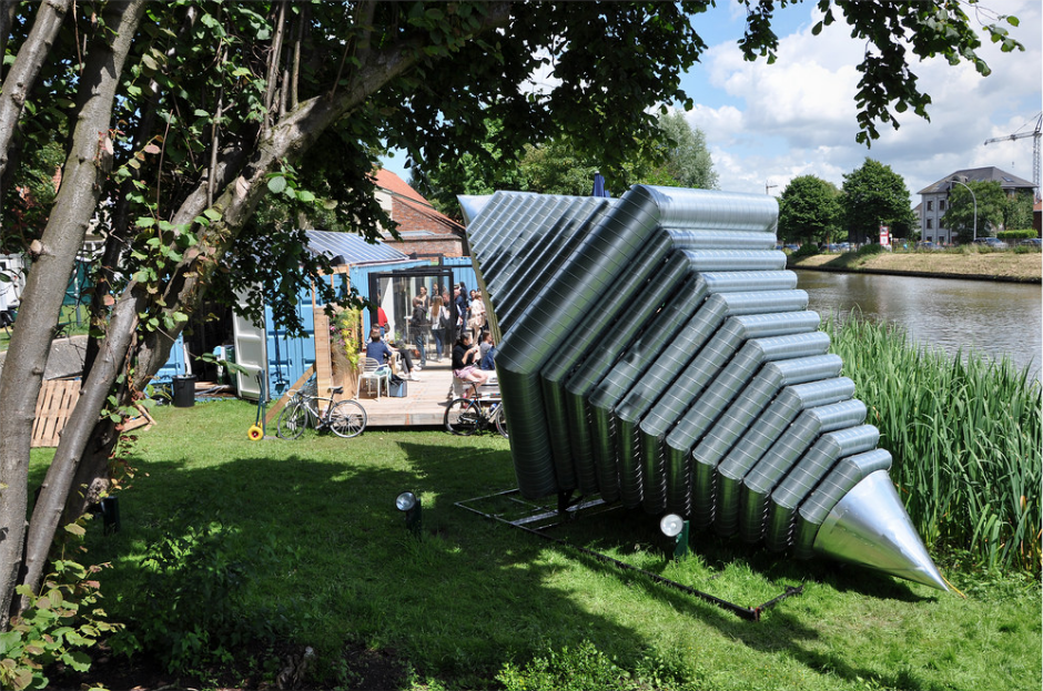 « TAKE AWAY AIR » du collectif Hehe à la Pre Triennale de Bruges