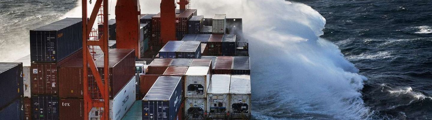 Les artistes prennent le large, une résidence embarquée – musée national de la Marine